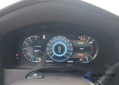 2016 Cadillac Escalade Premium Collection z USA, uszkodzony, nr VIN 1GYS4CKJ4GR452392